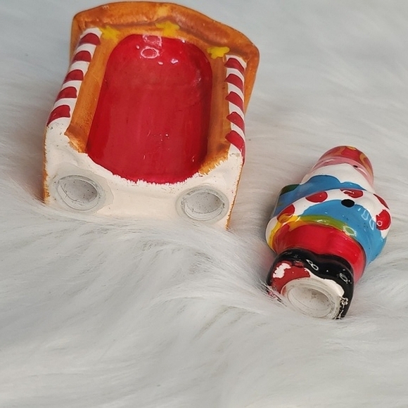 Vintage Christmas Santa Claus Nutcracker North Pole Salt & Pepper Shakers - Picture 4 of 16